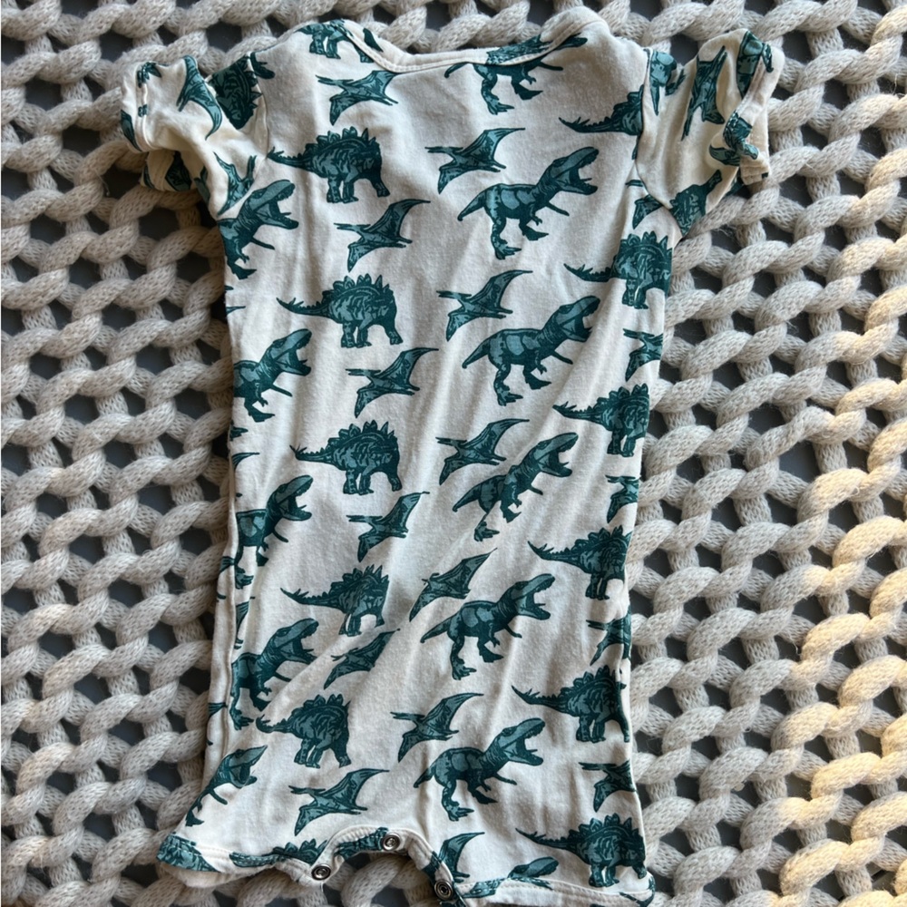 Kate Quinn Bamboo 3-6m Green Dino Shortie - Picture 3 of 3